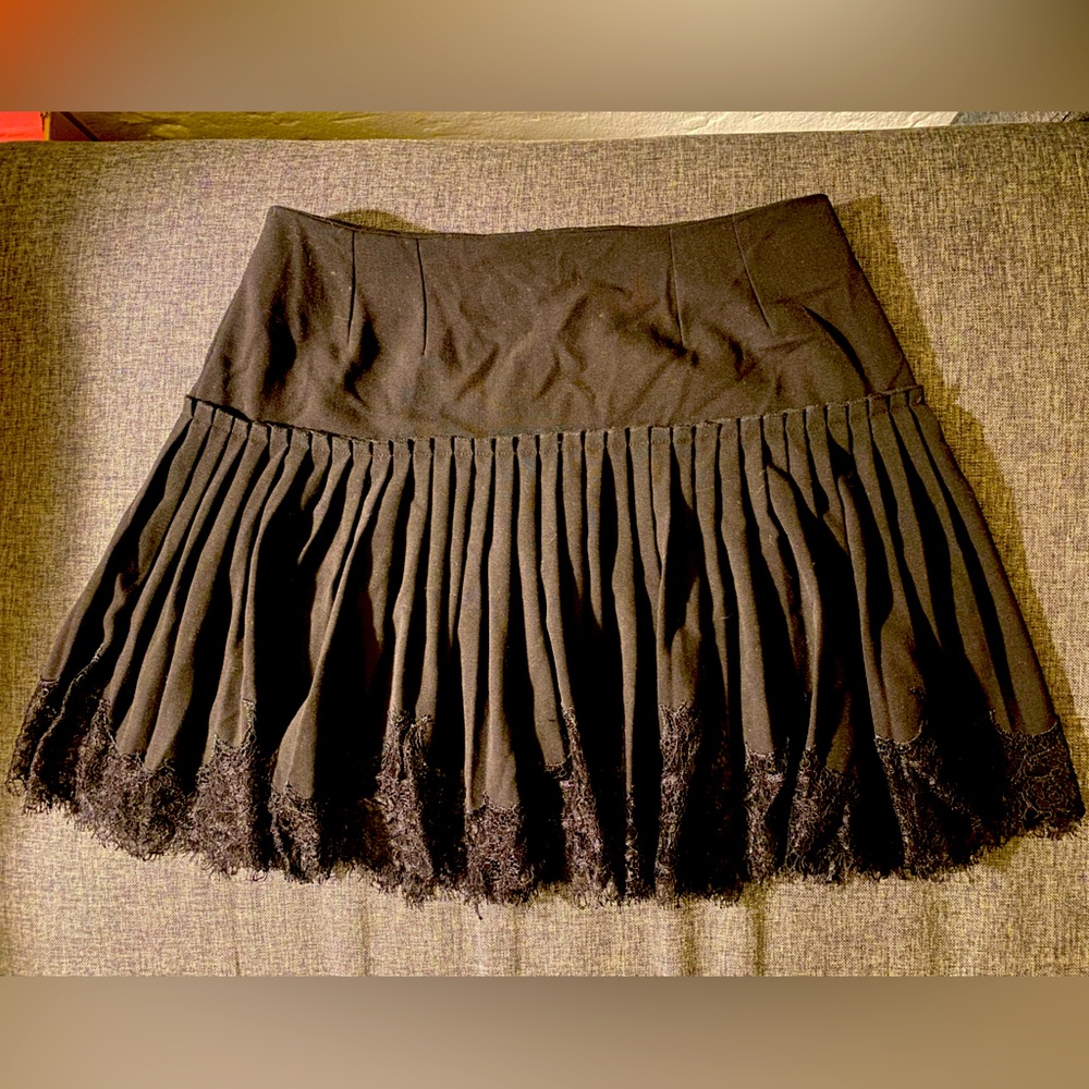 Chagoury black pleated lace mini skirt. Gently used, almost new. RN#145303